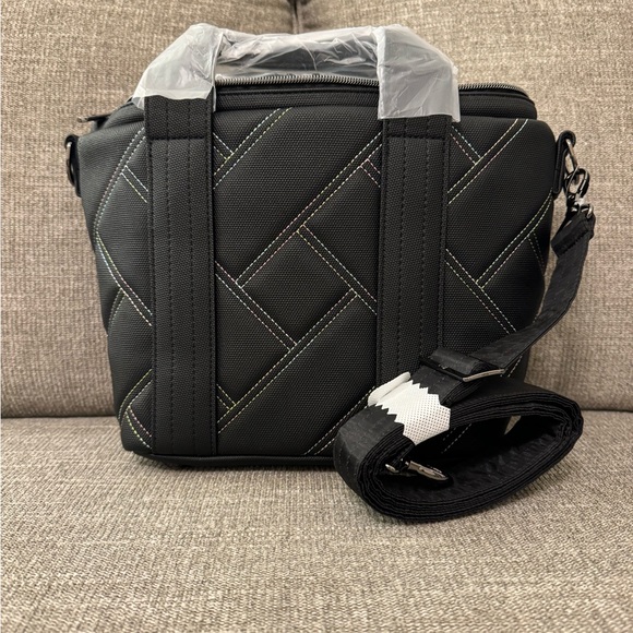 Lug Dory Matte Luxe VL Crossbody Bag Black Icepop Stitch NWT - Picture 4 of 7